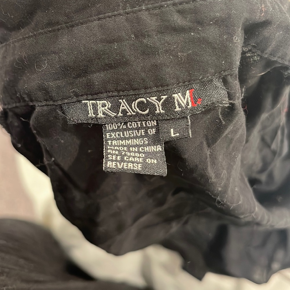Tracy M button down top - Picture 2 of 3